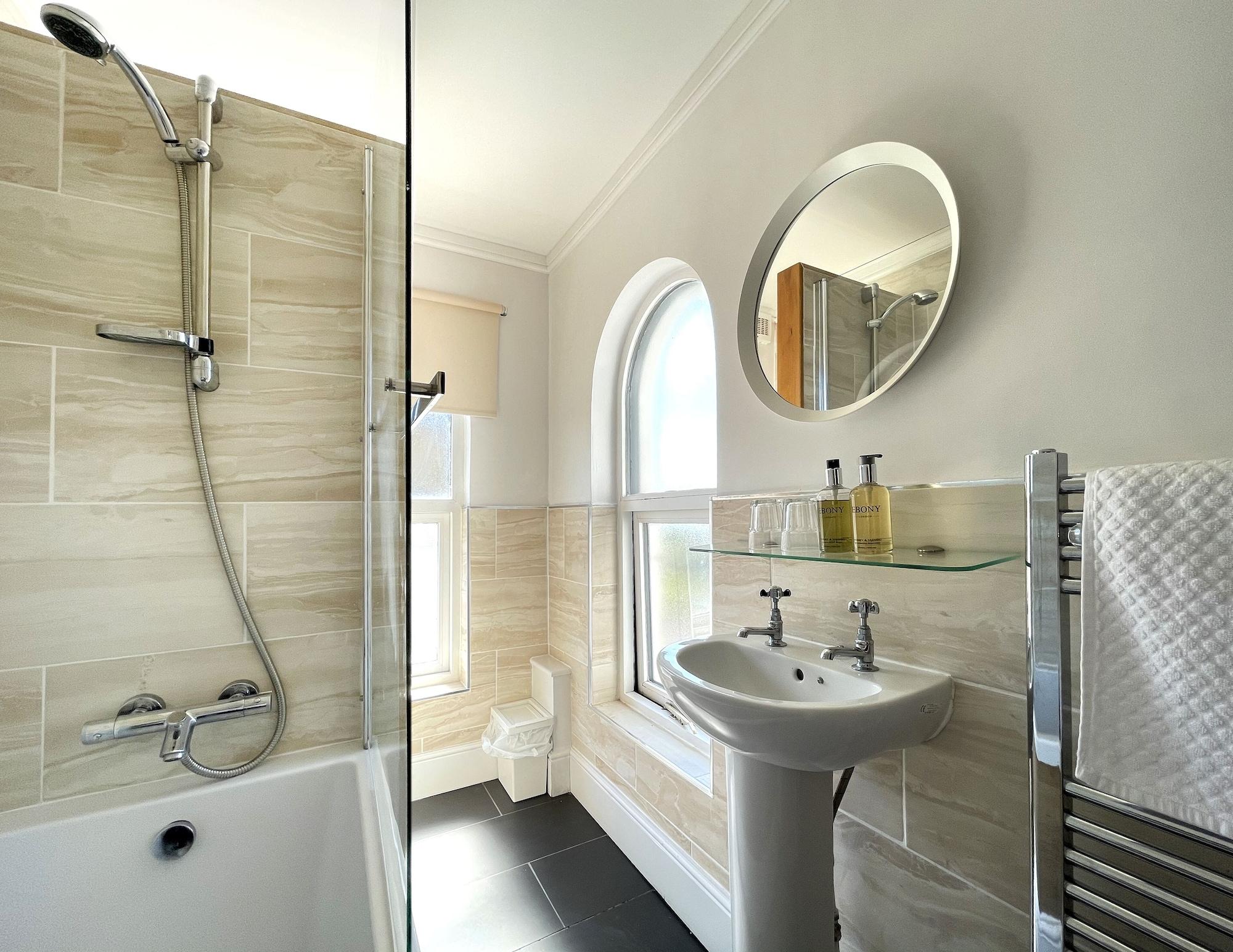 Отель Dukes Folly 3*