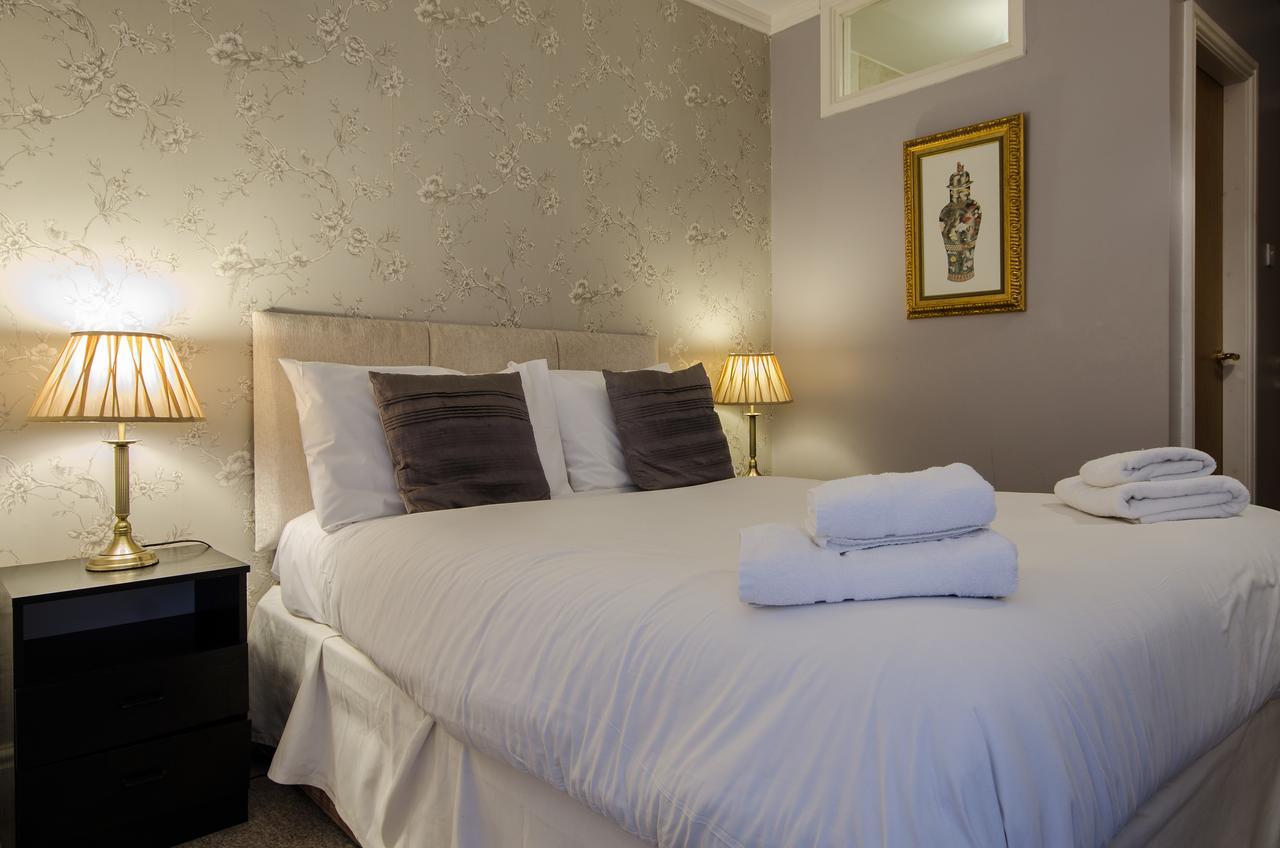 Отель Dukes Folly 3*